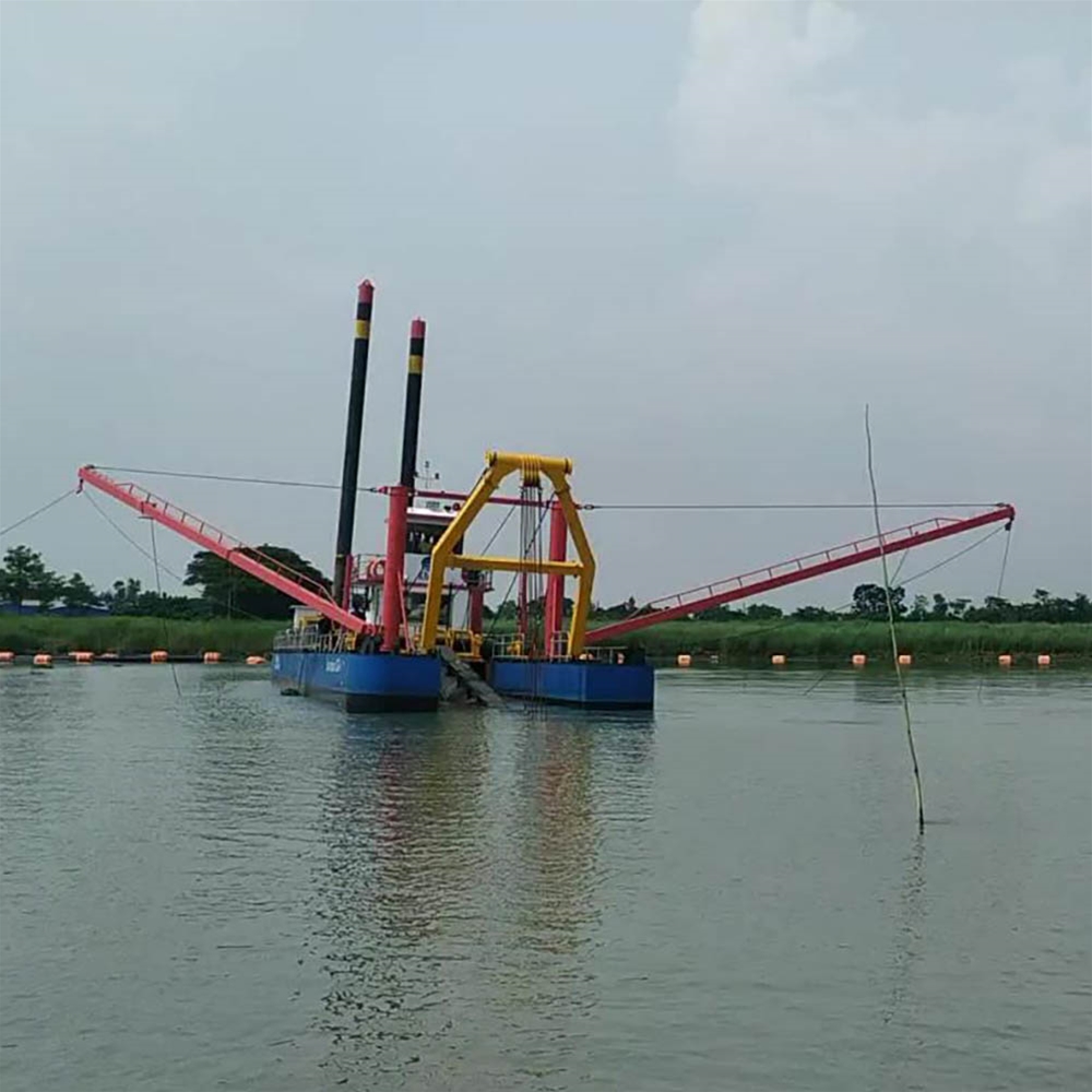 剛果金挖泥船施工現(xiàn)場(chǎng)